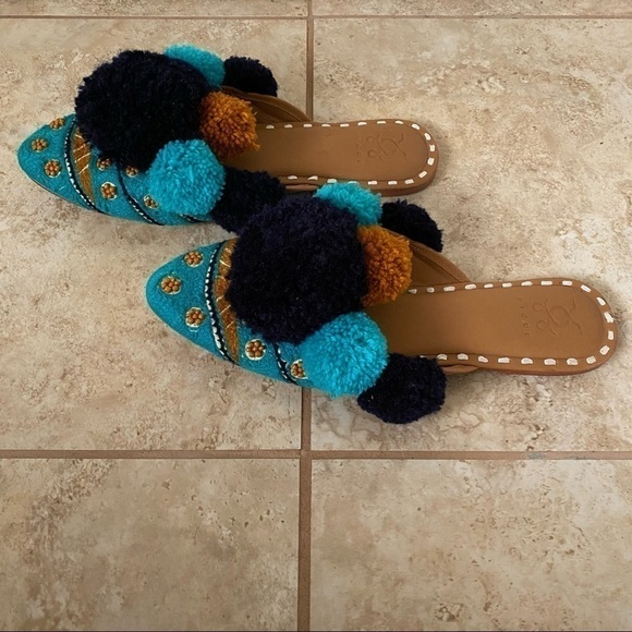 Figue x Free people Patterned Embroidered Accent Mules size 6 - Picture 5 of 8